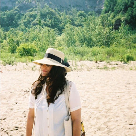 Meet your Posher, Anabela - Picture 1 of 1